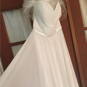 NWT White long strapless dress with lace up back MayQueen Gown with shawl S